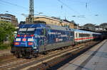 Zwar damals  nur  ein 08/15-Bahnsteigbild, doch die schöne Werbelok war mir damals trotzdem ein Bild wert und ist auch schon lange Geschichte, ebenso wie die damals fast stündlich im Rheintal verkehrenden InterCitys oder die im Hintergrund erkennbare Baureihe 420... 

Am schönen Sommerabend des 07. Juni 2013 stand 101 042  Ecophant  abfahrbereit mit dem IC 1910 nach Dortmund im Mainzer Hauptbahnhof. 