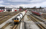 247 045 erreicht, vom KombiTerminal Burghausen kommend, den Bahnhof Mühldorf (Oberbayern).