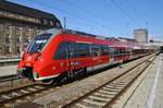 2442 221-4 wartet am 13.8.2017 als RB59531 von München Hauptbahnhof nach Weilheim(Oberbay) im Startbahnhof auf Abfahrt.