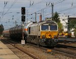 247 058-1 mit Kesselwagenzug aus Richtung München Hbf kommend.