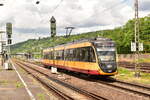 Am 7.6.2023 verlässt der AVG-Triebwagen 947 als S41 Neckarelz in Richtung Mosbach(Baden).