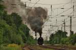 01 1066 als 012 066-7 mit Dampfsonderzug  der Langlauf  vom Ammerland nach Kln am 22.06.13 kurz vor der Kurve vor Neuss-Norf.