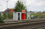 Der Wetterschutz am Bahnsteig 2 in Niederndodeleben, am 04.08.2023.