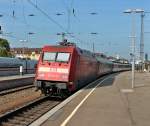 Am 27.09.2013 wurde die Graffiti Beschmierte 101 137-8 zusammen mit dem RZD-Schalfwagen aus dem CNL 473  Aurora  am Zugschluss vom EC 6, mit Zuglok 120 109-4, berfhrt.