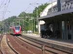 16.6.2005, 11:02: Ankunft des Sonderzuges zur Einweihung des Kaiserbahnhofs in Potsdam.