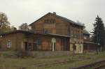 Noch ist der Bahnhof Pretzsch besetzt, könnte aber bald in den Dornröschenschlaf fallen, denn der ÖPNV soll eingestellt werden.