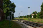 Blick auf die wenigen Überreste des einstigen Bahnhofes Calbe West.