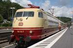 Hier ein Bild von 103 113 am 25.6.22 auf dem Weg zum Sommerfest ins DB-Museum Koblenz im Bf Remagen. Ich selber bin in Bonn zugestiegen, in Remagen ausgestiegen, Bilder gemacht, weitergefahren. Aufgenommen mit der Spiegelreflexkamera Canon EOS 1000D.