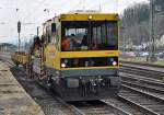  Robel  mit Flachwagen bei der Ausfahrt aus dem Bf Remagen - 08.03.2013