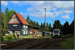 Mitten im Thüringer Wald befindet sich der kleine Kopfbahnhof Rennsteig unweit des gleichnamigen Wanderwegs.