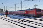 101 035-4 schiebt am 14.02.2021 den IC2239  Warnow  von Warnemünde nach Leipzig Hauptbahnhof aus dem Rostocker Hauptbahnhof. 