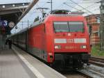 Nachdem 101 027 den IC von Stralsund nach Rostock am 28.Mai 2011 schob,zog Sie den Zug nach den Richtungswechsel von Rostock nach Hamburg.