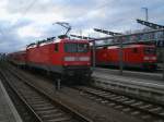 Zum Treffen von 112 119 links und 112 190 kam es,am 17.Dezember 2011,in Rostock Hbf.