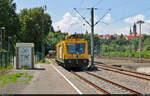 Nachschuss auf Oberleitungs-Montagefahrzeug OMF 1 (99 80 9436 012-5 D-DB), das nach wenigen Minuten Aufenthalt im Bahnhof Rottweil seine Fahrt Richtung Horb fortsetzt.