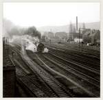 01 529 bei der Ausfahrt aus dem Bahnhof Saalfeld 1980