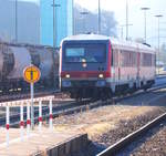 628 344 erreicht am Mittag des 10.12.2016 als RB Ehingen - Langenau den Bahnhof Schelklingen