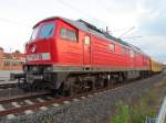 LOK 313 der MEG mit einem Messzug im Hauptbahnhof von Schwerin am 22.06.2011