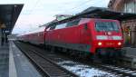 120 204-3 mit RE 1 (RE 4312) von Schwerin Hbf nach Hamburg Hbf in Schwerin Hbf am 06.12.2013