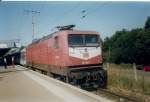 Bahnsteig 1 im August 1997 in Stralsund.112 163 vor einem Interregio nach Berlin Lichtenberg.