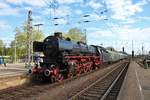 Stoom Stichting Nederland 01 1075 erreicht mit Sonderzug beim Dampfspektakel am 28.04.18 Trier Hbf 