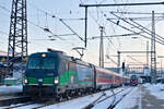 193 246 wartet am 17.12.2022 mit IRE 200 nach Wendlingen auf die Abfahrt. 