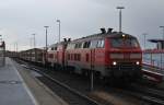 Hier 218 372-1 und 218 364-8 mit AS 1453 von Westerland/Sylt, DB AutoZug SyltShuttle nach Niebll, DB AutoZug SyltShuttle, dieser Zug stand am 8.10.2011 in Westerland/Sylt, DB AutoZug SyltShuttle.