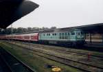 Ankunft einer Regionalbahn aus Dresden am 11.09.2001 in Zittau mit der mintgrnen Grlitzer 234 304.