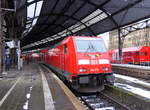 146 279 DB steht mit dem RE1 im Bahnhof Aachen bereit zur Abfahrt nach Hamm-Westfalen.