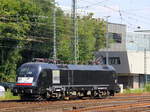 182 562-9 von MRCE rangiert in Aachen-West.
Aufgenommen vom Bahnsteig in Aachen-West. 
Bei Sommerwetter am Nachmittag vom 3.8.2018.