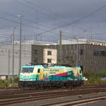 186 252-3 von Lineas rangiert in Aachen-West. 
Aufgenommen vom Bahnsteig in Aachen-West. Am Abend vom 13.9.2019.