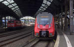 Der RE9 steht in Aachen-Hbf. 
Aufgenommen vom Bahnsteig 2 in Aachen-Hbf. 
Am Mittag vom 17.11.2019.
