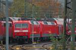 120 207-6 steht mit 120 208-4 und der neuen RE9 in Aachen Hbf abgestellt, 6.11.10