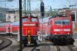 RE4 aus Dortmund trifft im Aachener Hbf ein (E-Lok 111 151-7 neben dem Rangierlok 362 942-5 am 11.