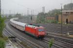101 053-7 schiebt am 08.08.07 den IC 2065 von Karlsruhe HBF nach Nrnberg HBF, hier bei der Ausfahrt des Aalener Bahnhofs.