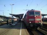 111 211 steht mit ihrer RB nach Wrzburg abfahrbereit in Ansbach auf Gleis 3. 27.12.08 