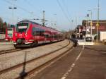 Am 12.3.14 ist Triebwagen 442 761 unterwegs als RE9 Richtung Aachen. Aufgenommen in Au (Sieg)