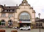 aufgenommen am 24.07.10
in bad harzburg

vorder frot
vom bad harzburger bahnhof
mit der schnen glasversade
wo bad harzburg zusehen ist