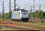 186 455-2 Railpool, vermietet an Lineas, ist im Gleisvorfeld des Bahnhofs Basel Bad Bf (CH) abgestellt.