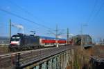 Einfahrt am 10.02.2013 von ES 64 U2-074 mit dem CNL 473  Aurora  in den Bahnhof von Basel Bad.