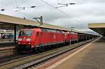 Durchfahrt von 185 104-7 zusammen mit 185 109-6 am 02.05.2014 mit einem leeren Tonerdebomber in Basel Bad Bf gen Norden.