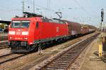 Durchfahrt am 04.10.2014 von 185 088-2 mit einem gemischten Güterzug in Basel Bad Bf.