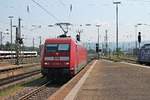 Einfahrt am 11.08.2015 von 101 013-1 als Lokzug in Basel Bad Bf aus Richtung Basel SBB.