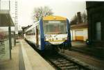 Der damalige Triebwagen 411 der OME in Bergen/Rgen 2004.Die OME und die Mecklenburgbahn schlossen sich zusammen und daraus entstand die heutige OLA.