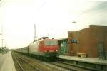 Die EKO 143 001 mit einem Sonderzug im Oktober 2006 in Bergen/Rgen.