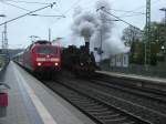 Doppelausfahrt am 15.Mai 2010 in Bergen/Rgen.Whrend 91 134 mit ihren Zug nach Putbus Ausfahrt hatte,erhielt zur gleichen Zug UEx 1805 Binz-Kln,der von 120 138 gezogen wurde,auch Ausfahrt.Ein kurzes