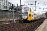 Hier 445 113-4 als RE2 (RE83965) von Cottbus nach Wittenberge, bei der Einfahrt am 15.3.2014 in Berlin Friedrichstraße.