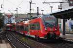 Hier 442 624-3 als RB22 (RB18673)  Airport-Express  von Berlin Schönefeld Flughafen nach Berlin Friedrichstraße mit 442 127-7 als RB21 (RB18673) von Golm nach Berlin Friedrichstraße, bei der Einfahrt am 27.6.2014 in Berlin Friedrichstraße.