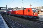 147 011 fährt am 30.10.2021 mit dem FEX18923 von Berlin Hauptbahnhof (tief) nach Flughafen Berlin/Brandenburg Terminal 1-2 aus Berlin Gesundbrunnen aus. 