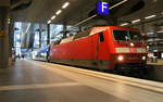 120 126-8 verlässt am 09.08.14 als EC 178 von Praha hl.n. nach Rostock Hbf den Berliner Hauptbahnhof. 