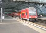 Hier eine RB14 von Nauen nach Berlin Schnefeld Flughafen, bei der Ausfahrt am 9.7.2011 aus Berlin Hbf.